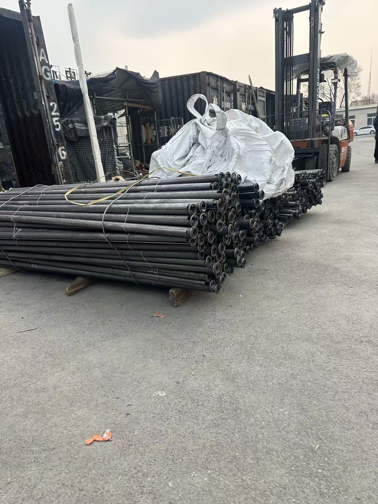 管缝锚杆产品图
